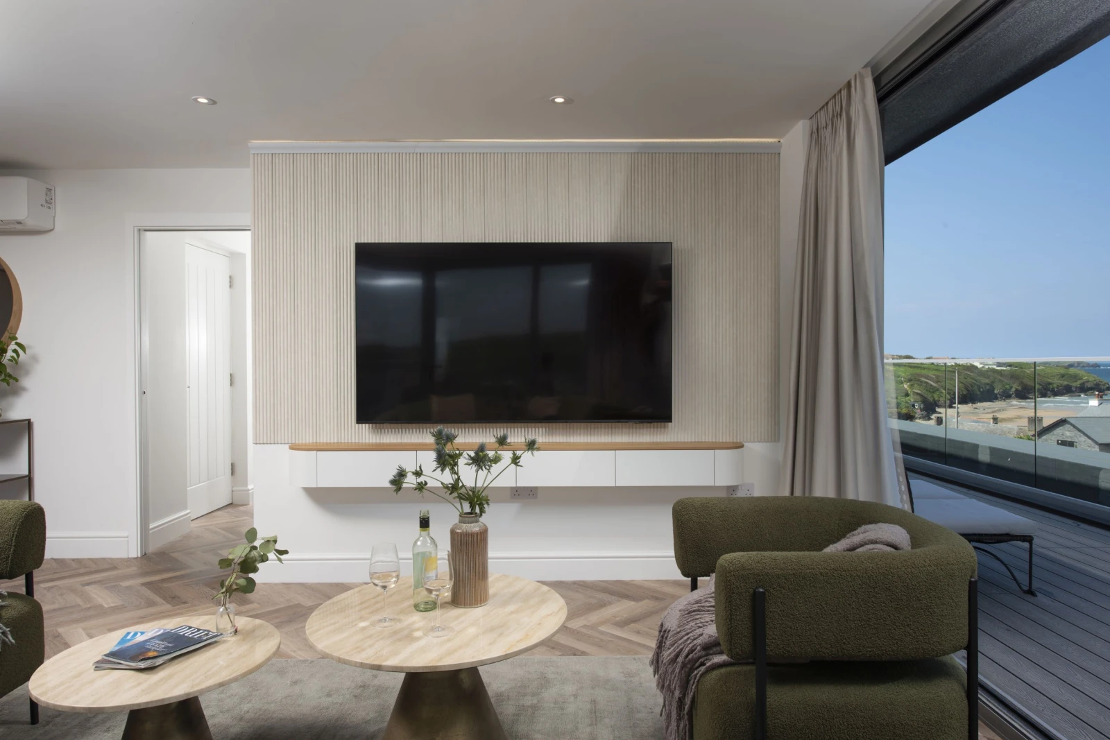 Smart TV in living area - Penthouse Oasis Sands