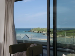 Porth Beach views - Penthouse Oasis Sands