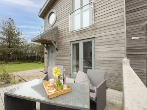 Outdoor seating area with furniture - 55 Una