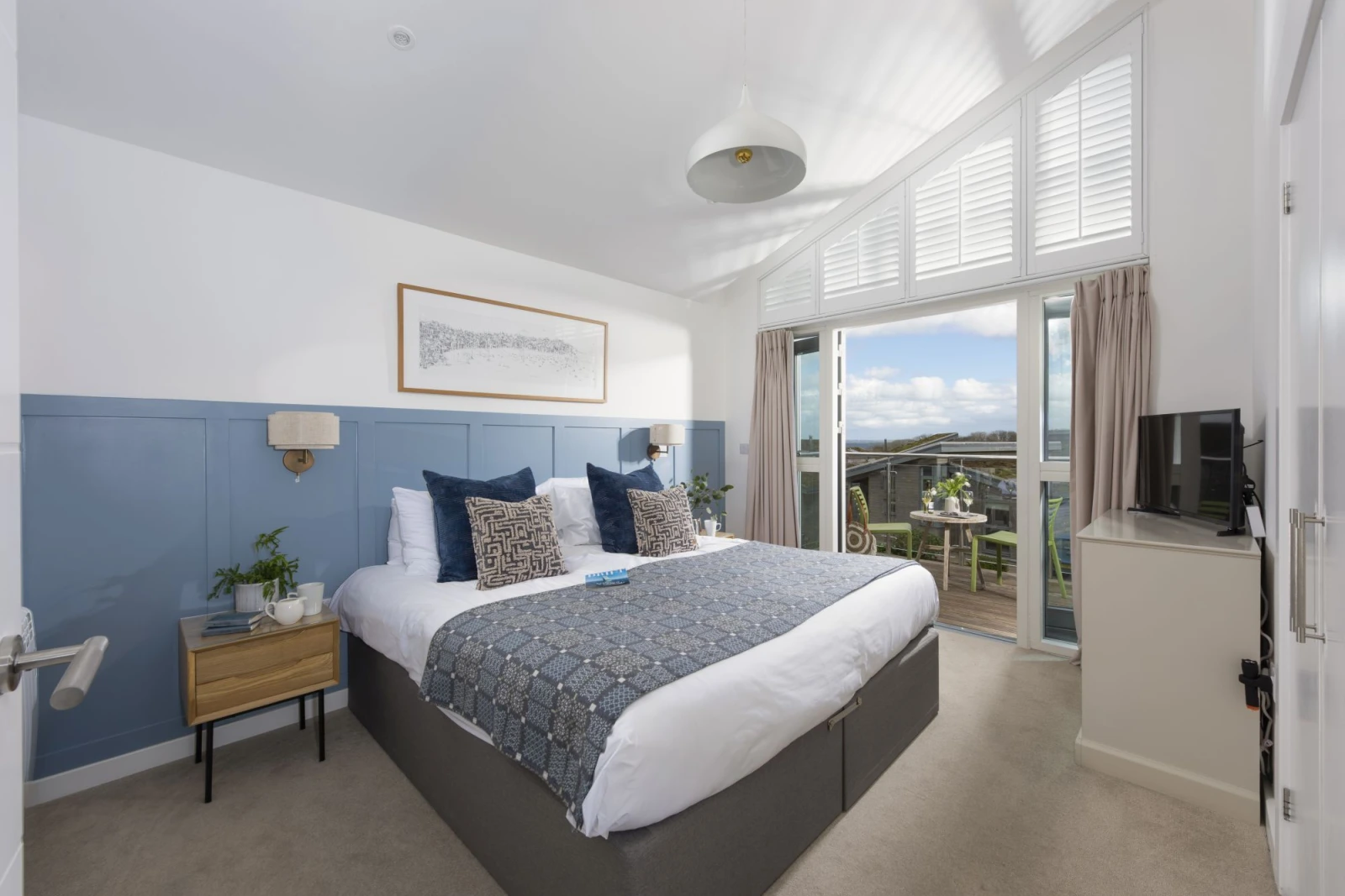 A super king which can be split into twin beds - Una 69