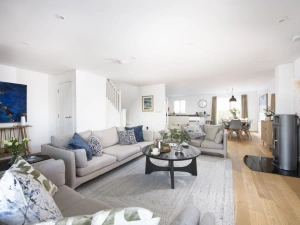 The living area with seating on comfortable sofas - Una 69