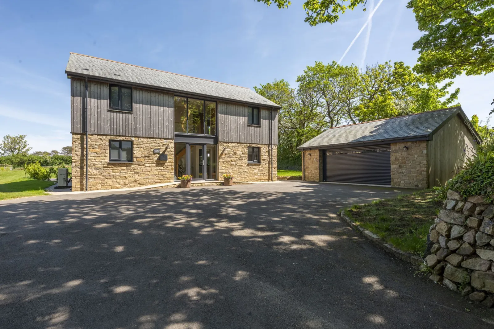 Private Driveway for 5 cars - Highfield Barton