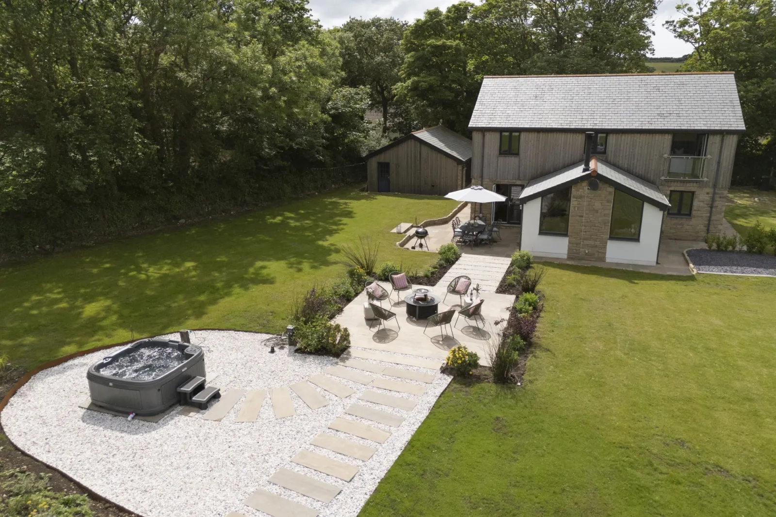 Bird's-eye view of the property garden and patio - Highfield Barton