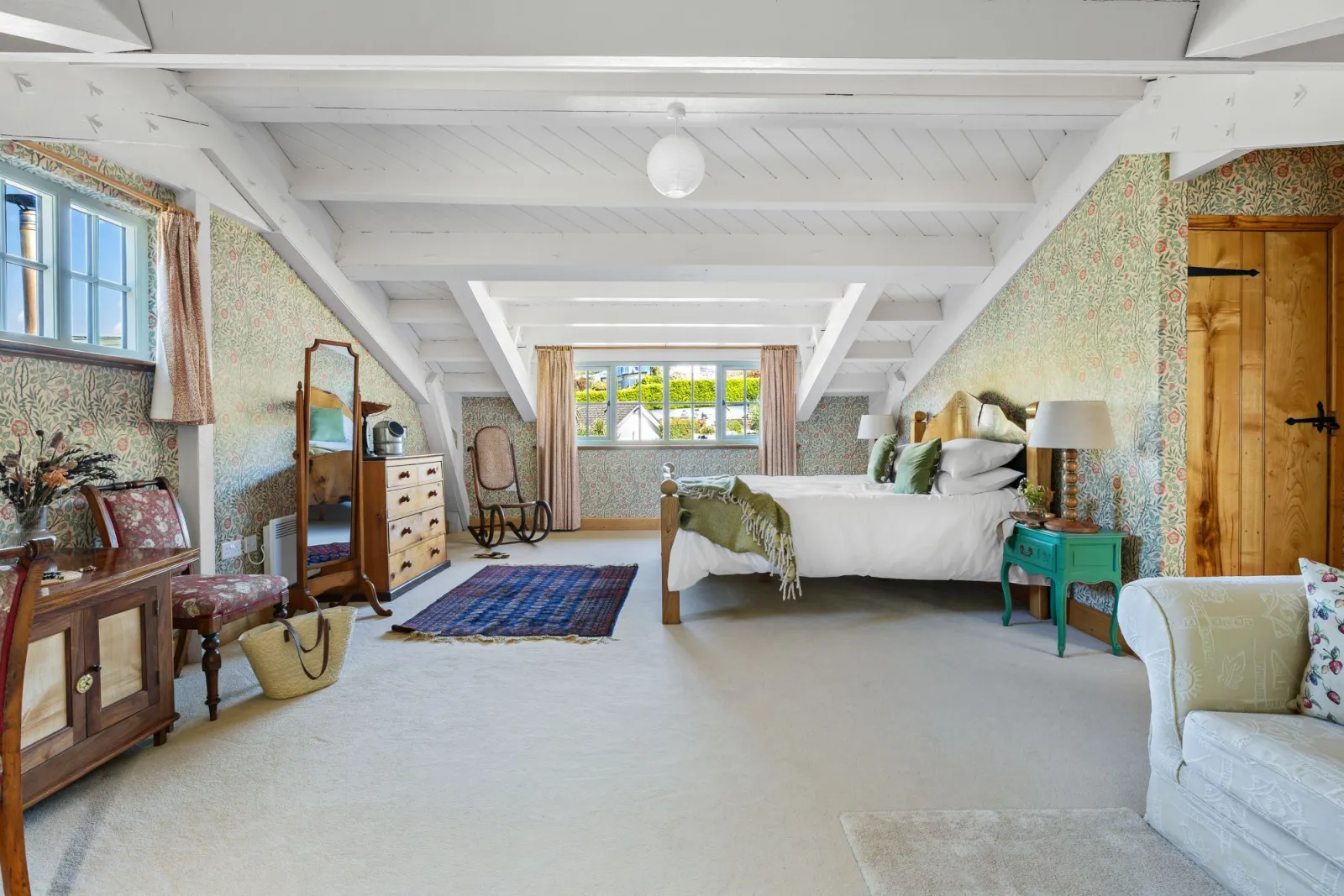Spacious Master Bedroom - Master Shipwrights House