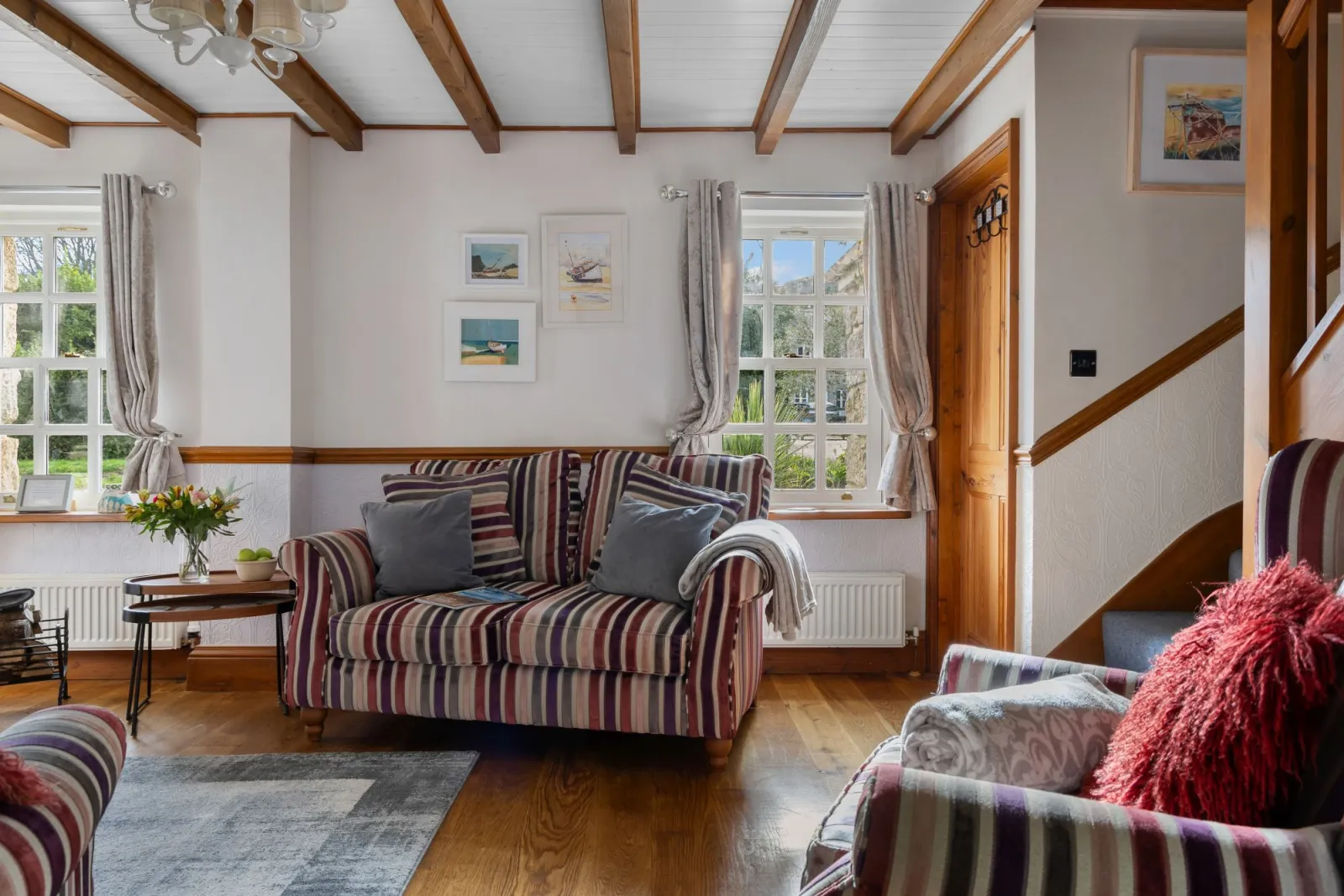 Plenty of seating in the living room - Beryas Cottage