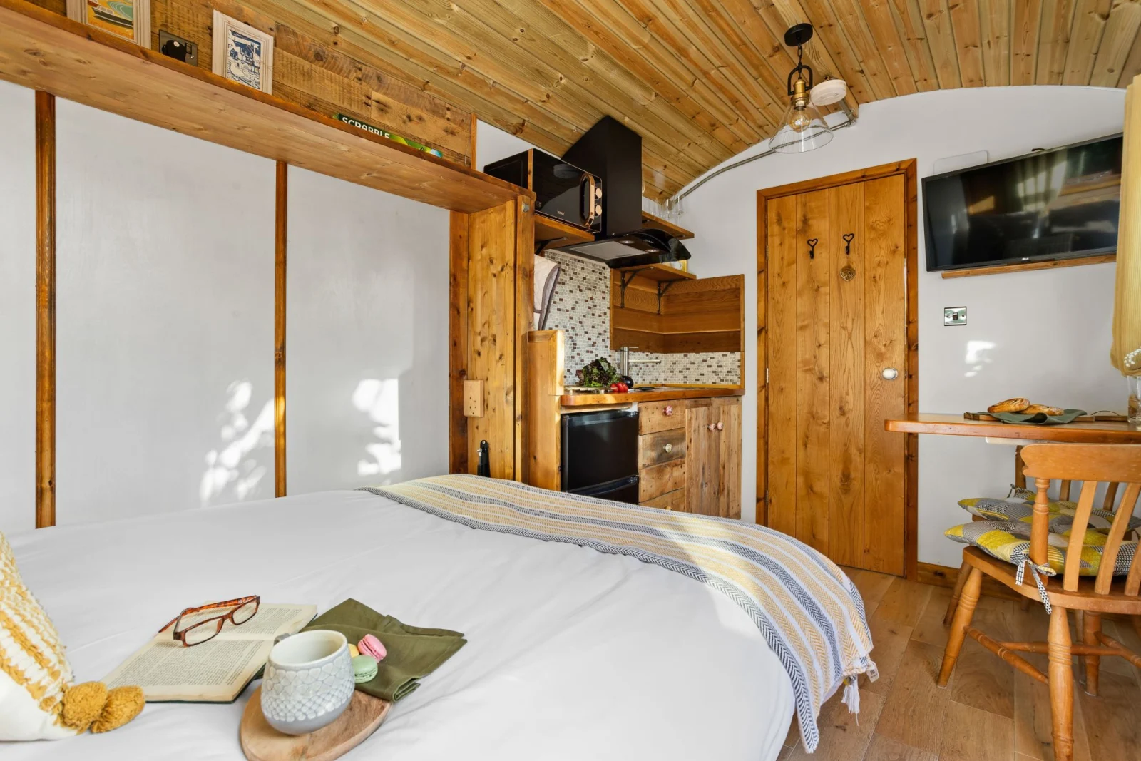 Dining table seating two - Poldhu