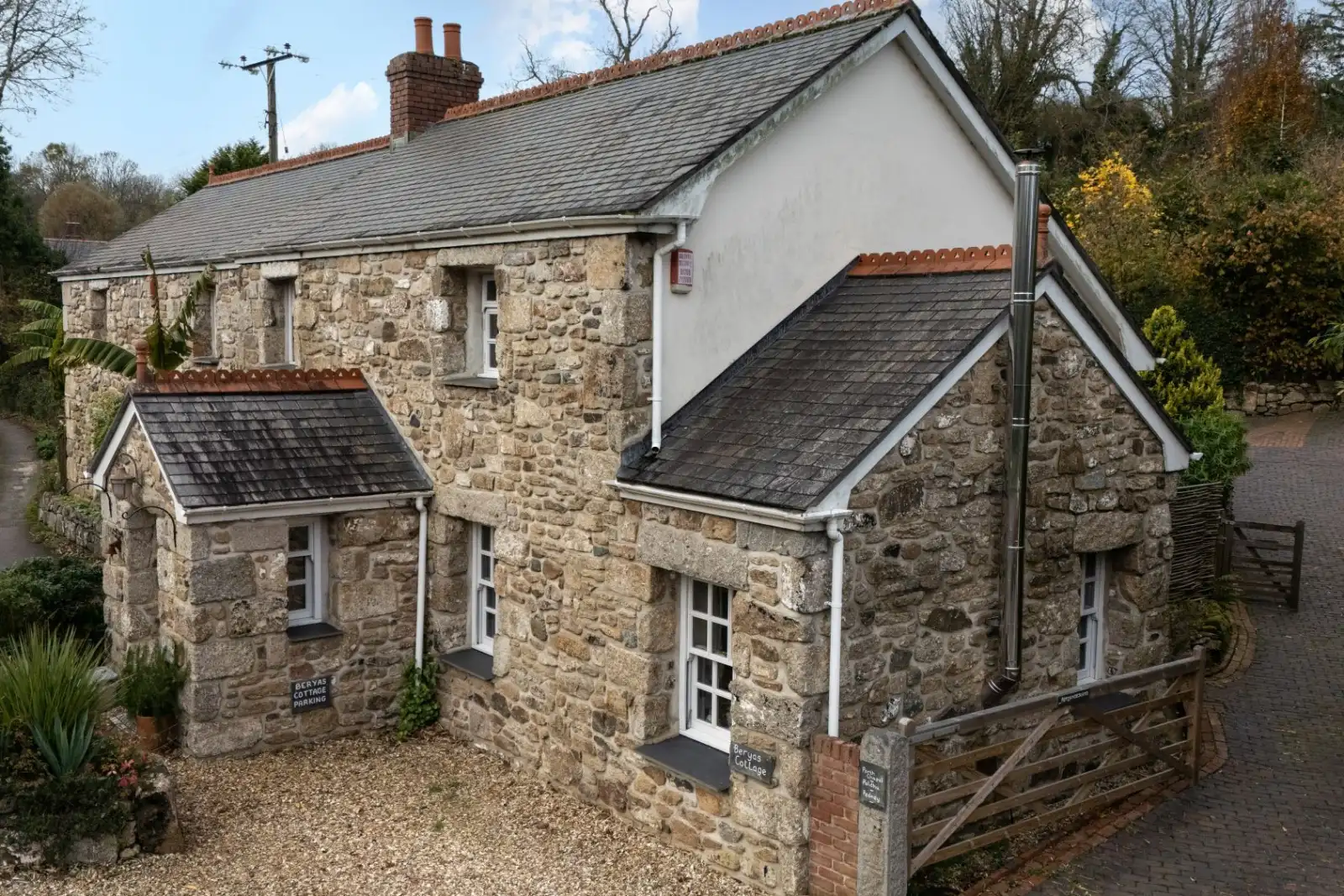 Charming cottage - Beryas Cottage within Buryas bridge collection 