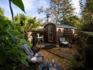 Shepherds hut, Outdoor area, Wood burner - Pedney within Buryas bridge collection 