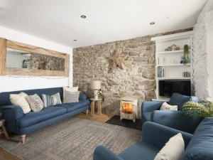 Living room with sofa and armchairs - Happy Days Cottage
