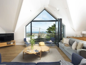 Comfortable living area - Cloud 10