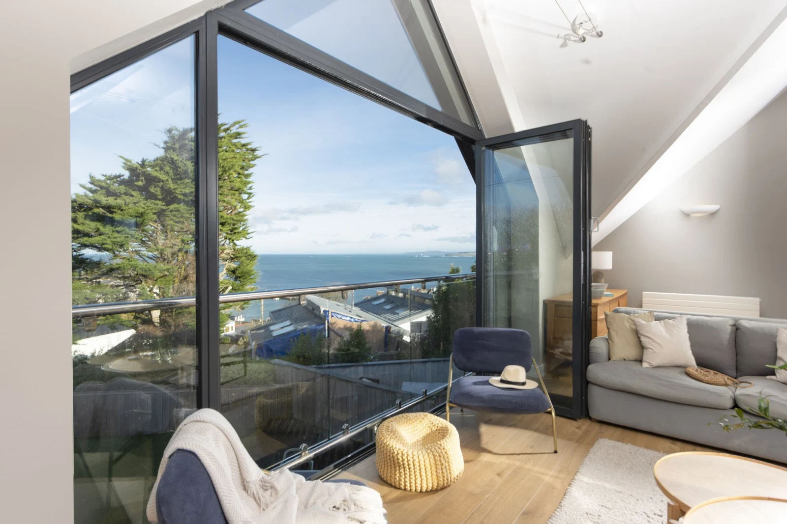 Stunning sea views over St Ives Bay- Cloud 10