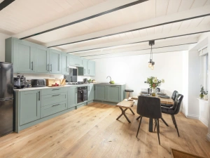 Kitchen and dining area full of character - Harbour Watch Cottage