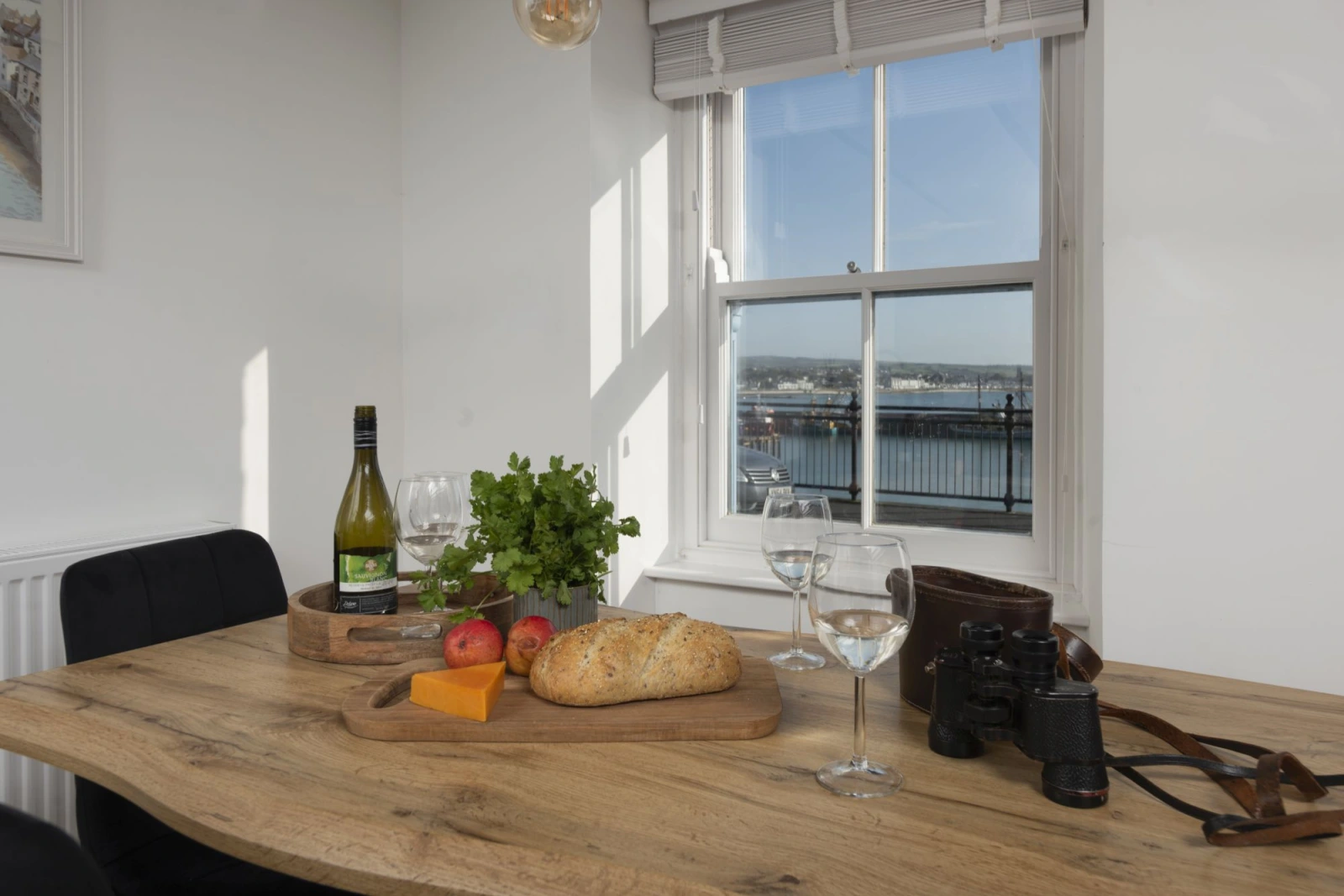 Dine whilst overlooking the sea  - Harbour Watch Cottage