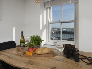 Dine whilst overlooking the sea  - Harbour Watch Cottage