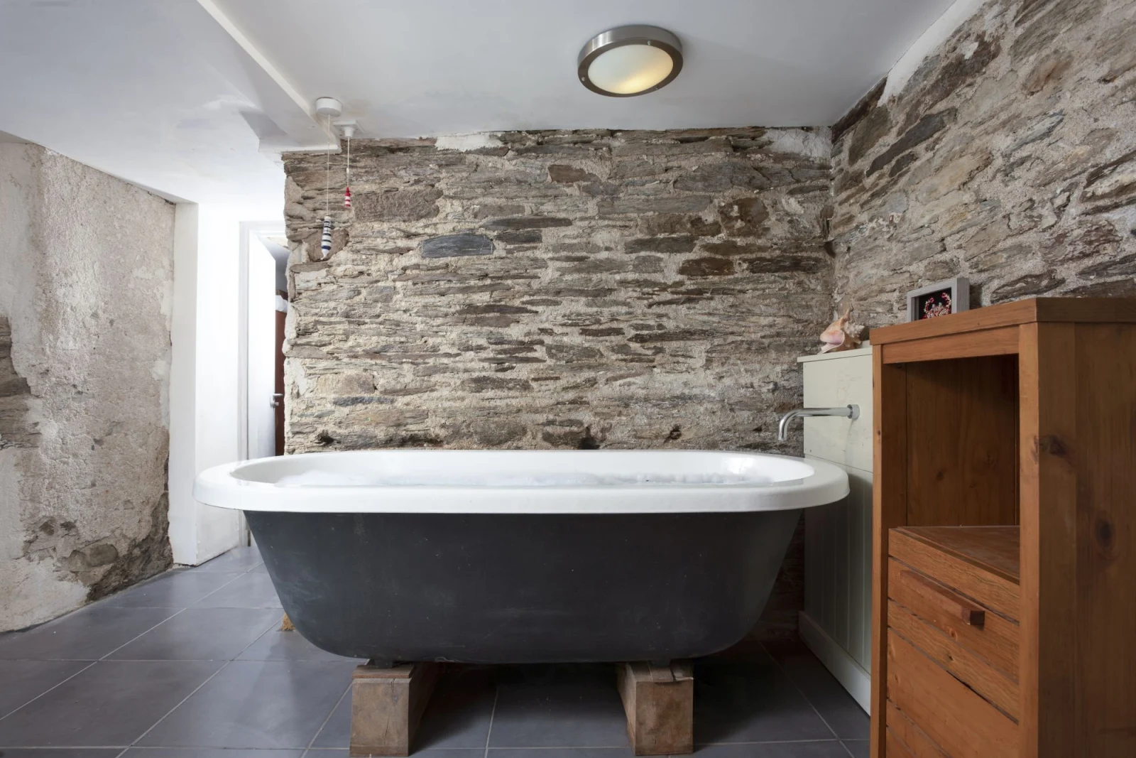 Large statement standing bath - An Selder