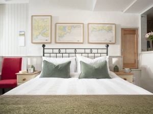 Double bed and occasional chair  - An Selder
