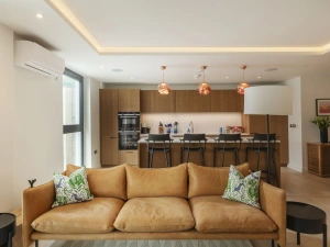 Living space leading into the kitchen - 4 The Reach