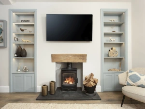 Fireplace in lounge with Smart TV - Myrtle Cottage