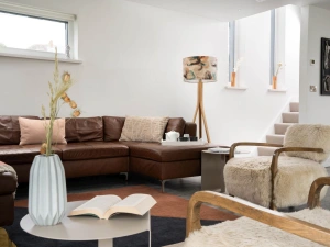 Light and spacious living space - Estuary Watch