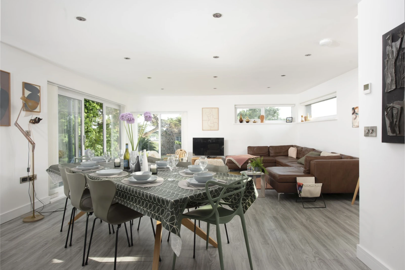 Open plan living and dining space - Estuary Watch