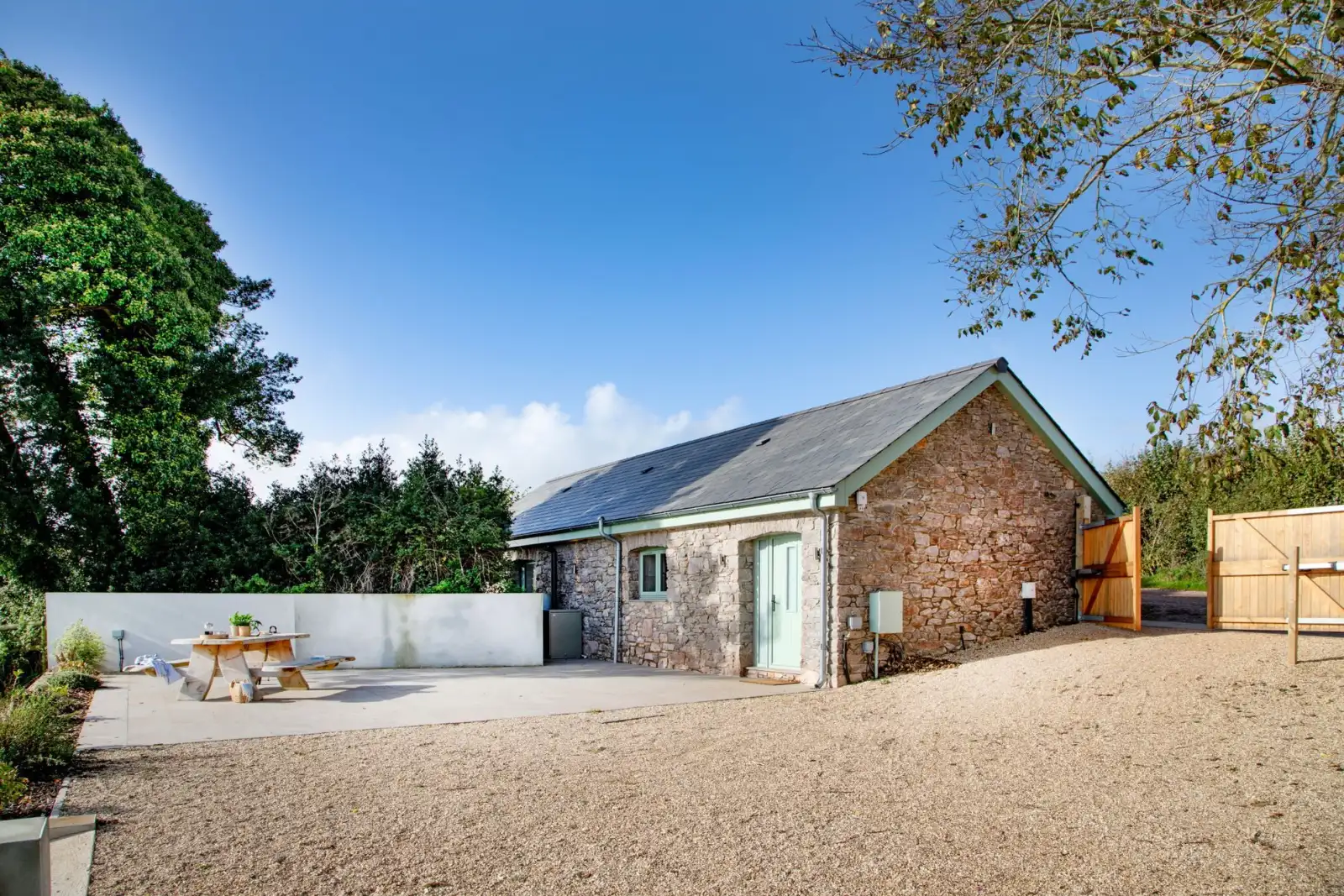 View of property, free parking, wi-fi  - Longpark Linhay