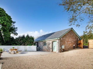 View of property, free parking, wi-fi  - Longpark Linhay