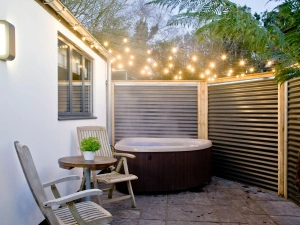 Private hot tub - The Beam