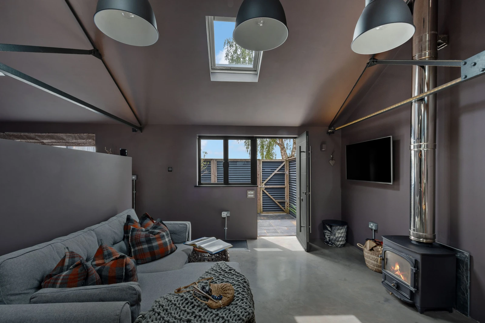 Living space with access to outside space - The Beam