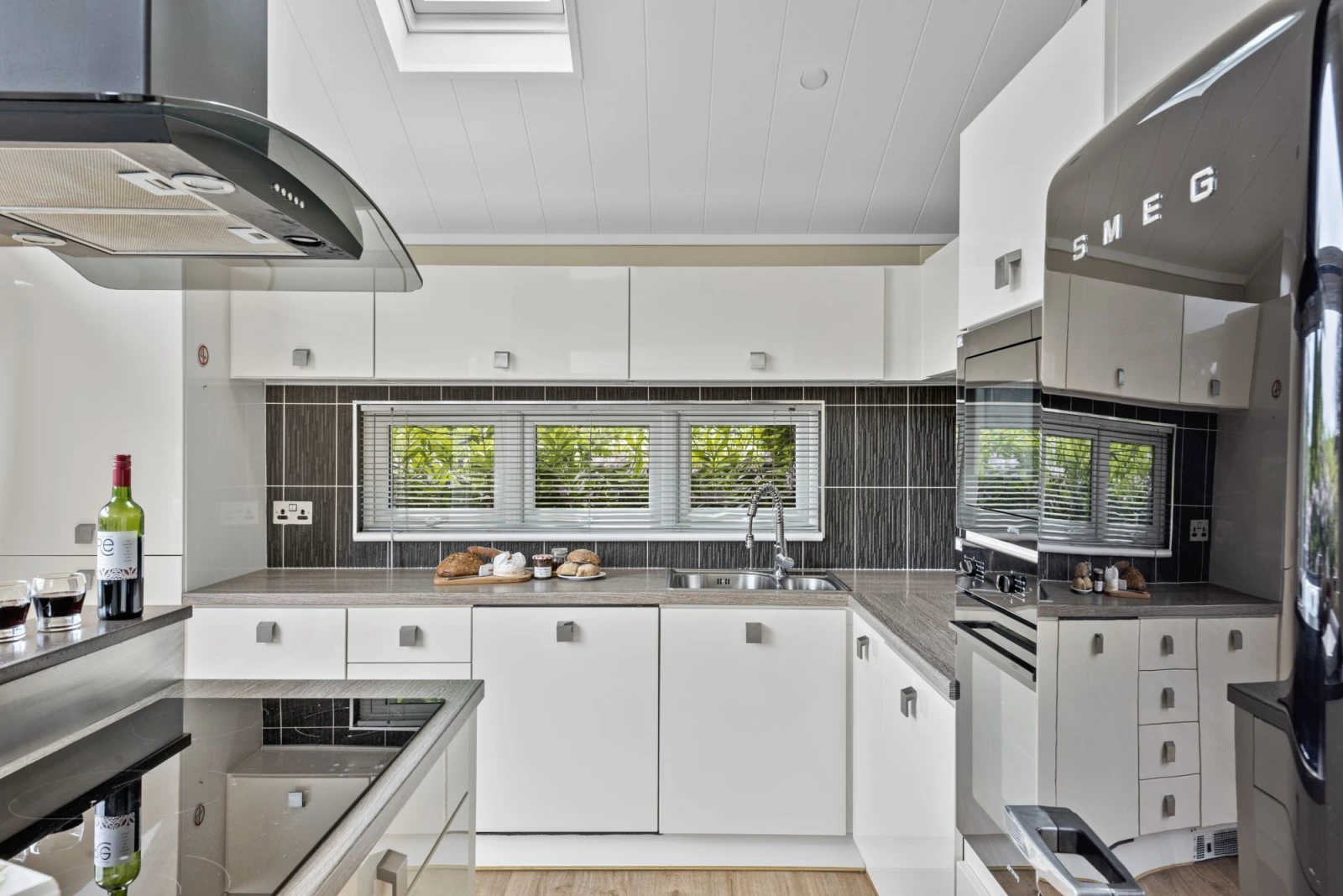 Kitchen area - Brayford Lodge, Kentisbury Grange