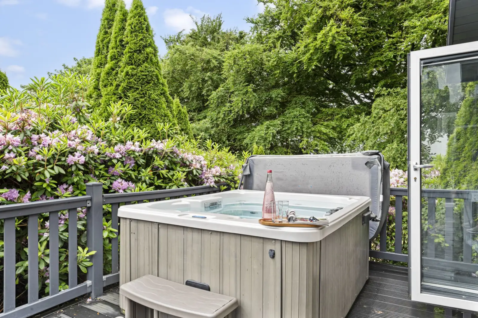 Hot tub and decking - Brayford Lodge, Kentisbury Grange