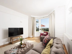 Living area, Smart TV, sofa, sea view, armchair, wi-fi - Folneth