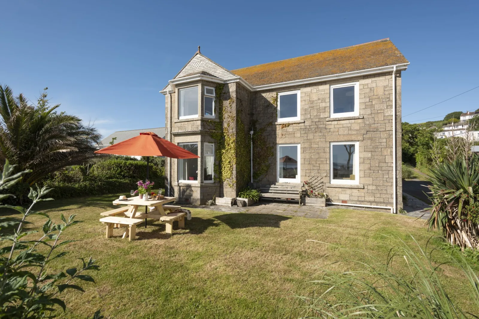 View of property from front garden - Folneth