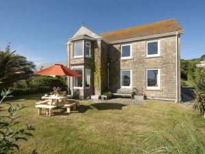 View of property from front garden - Folneth
