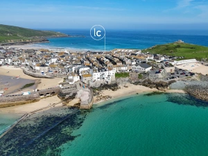 Beautiful St Ives bay and harbour - Mermaids 3