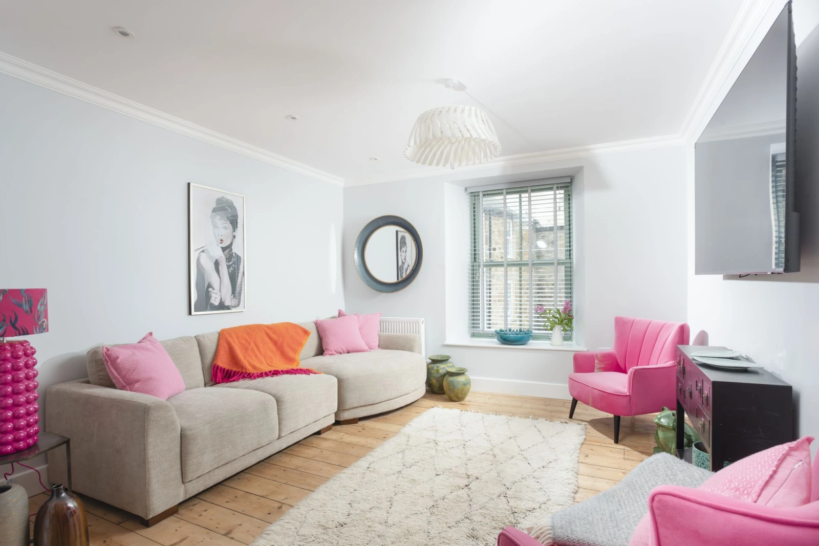 Comfortable sofas and chairs with a Tv in the living area - Mermaids 3
