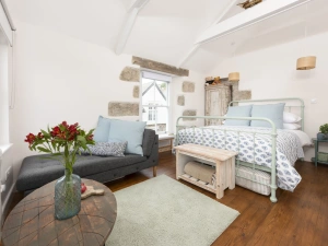 Bedroom with king size bed, sofa bed, sea view - Berakah