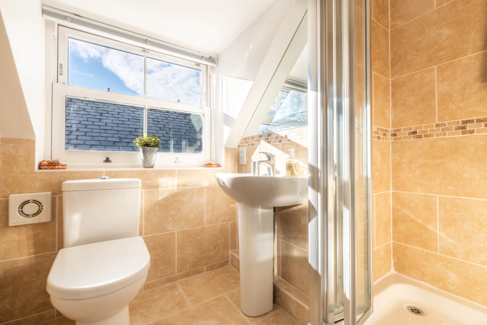 Property image 5 for NFCC141