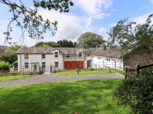 Abbots Reading Mews 2