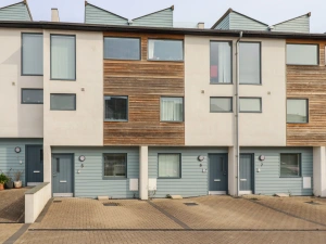 5 Quay Court