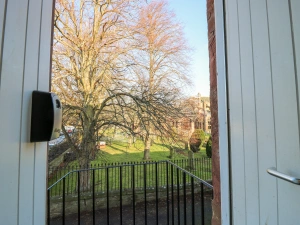 Pear Cottage - Priorwood Garden