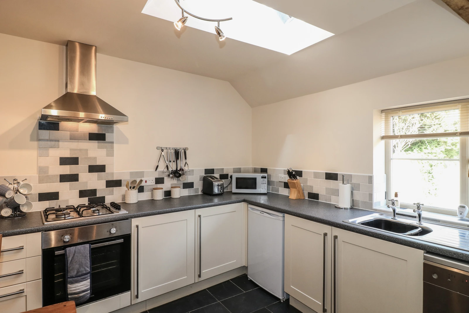 Property image 6 for SC1070143