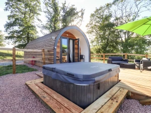 Goose Pod at Salford Court Farm Fishing Cabins