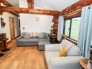 Cedar Cabin at Salford Court Farm Fishing Cabins