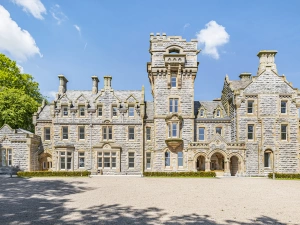 The Margaret Suite Stone Cross Mansion