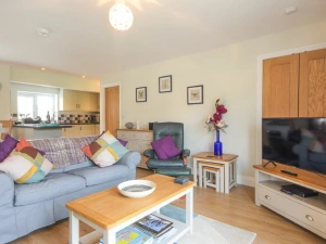 Schooner Court No1