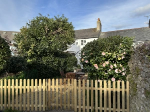 1 Dolphin Cottages