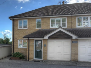 2 Studley Gardens