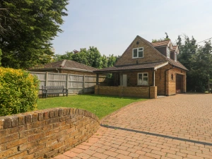 Thames Retreat