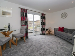 Yewdale View Apartment