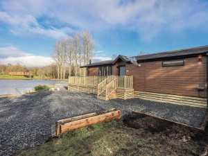 Lakeside Lodge